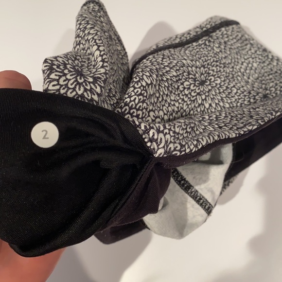 lululemon shorts - Picture 3 of 3